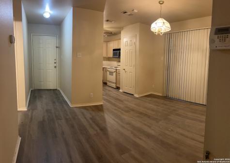 7103 Snowden Crest San Antonio TX 78240