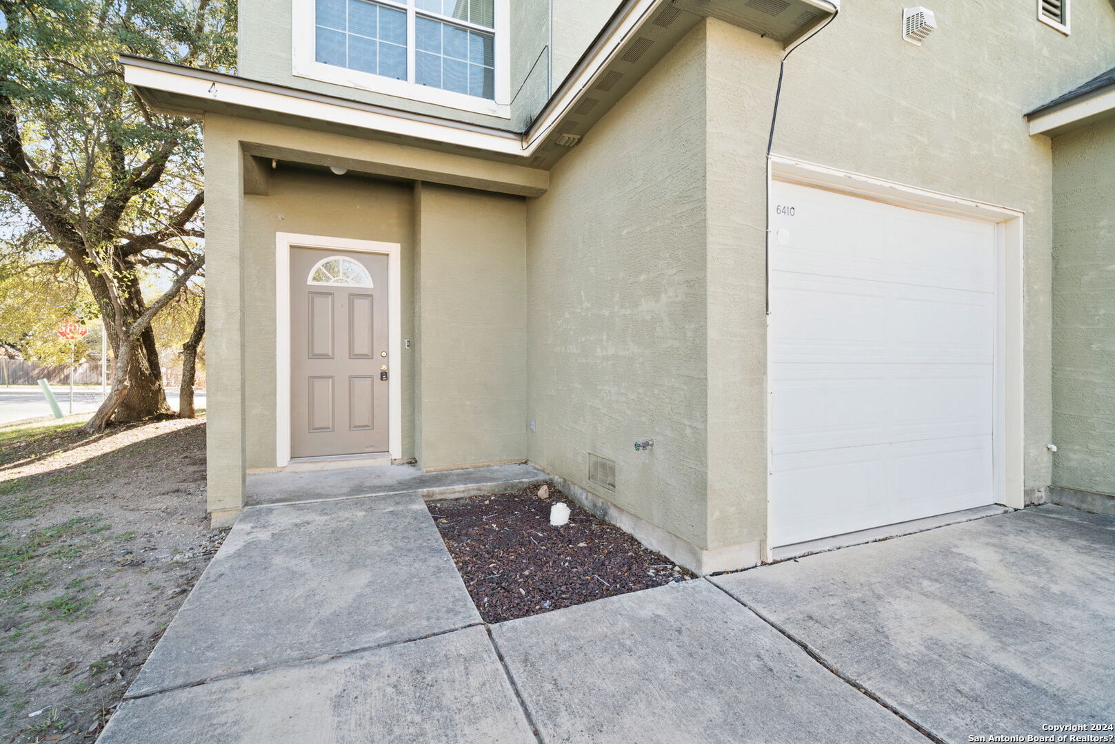 6410 Summit Oak San Antonio TX 78229