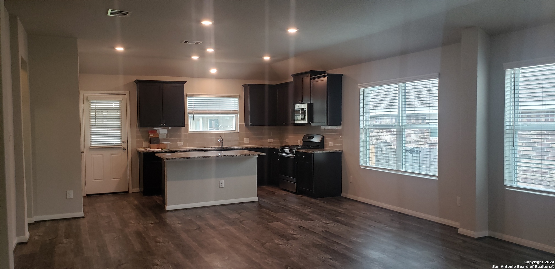 6022 Akin Quay San Antonio TX 78261