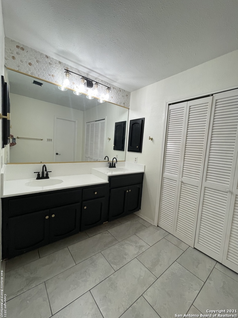6158 Desert Trail Street San Antonio TX 78249