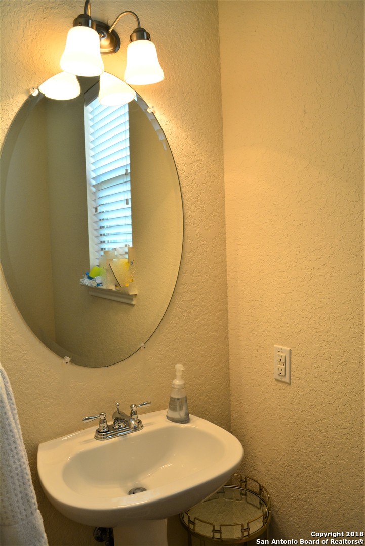 8531 Pecan Cross San Antonio TX 78240
