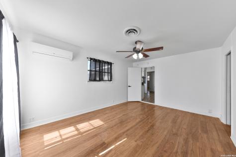 518 Dresden San Antonio TX 78213