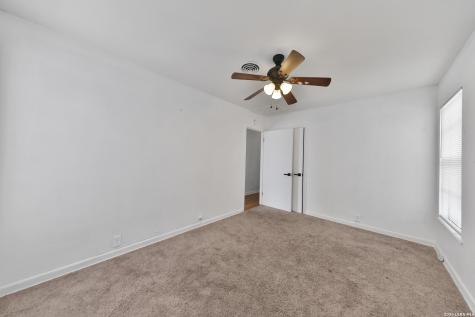 518 Dresden San Antonio TX 78213