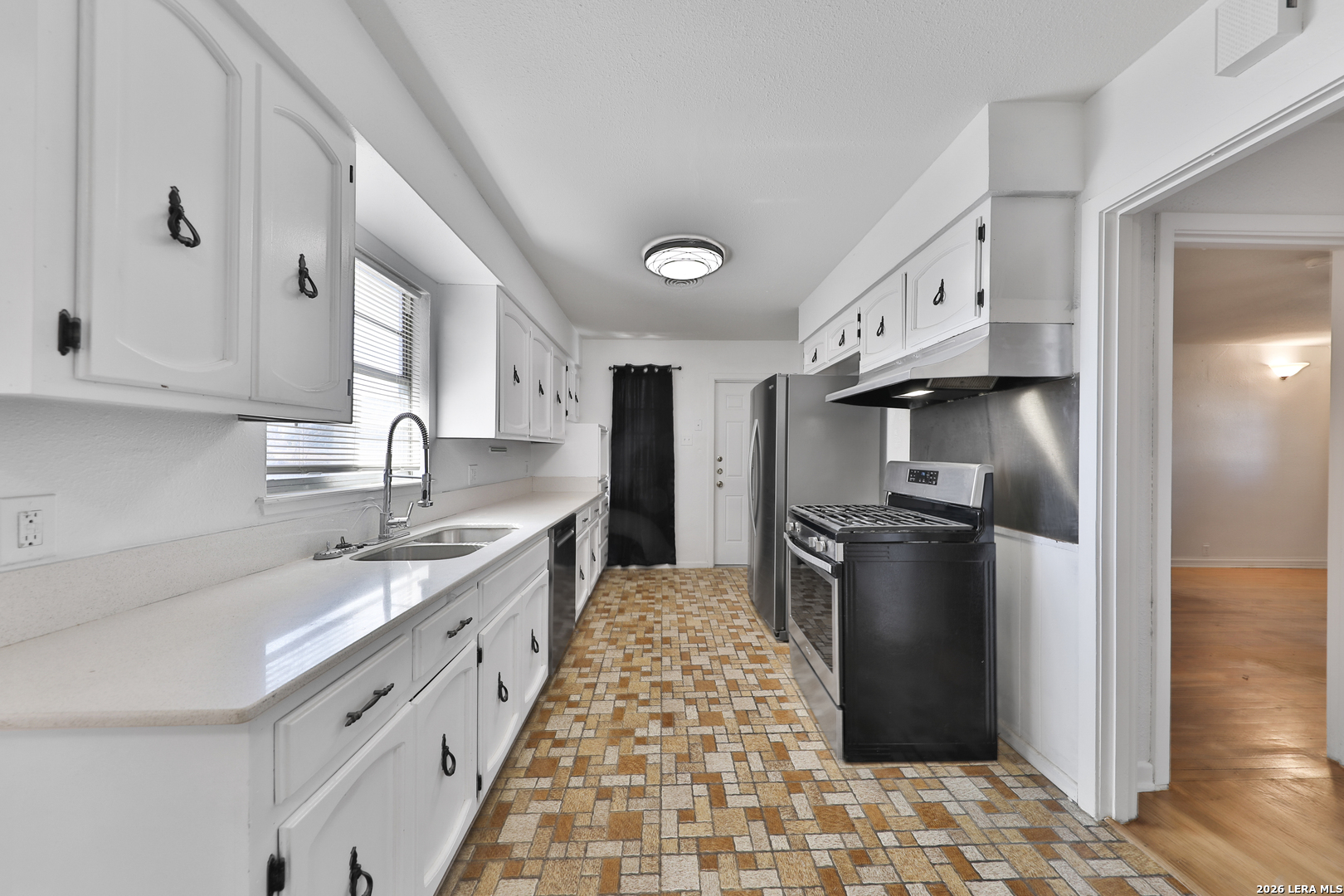 518 Dresden San Antonio TX 78213