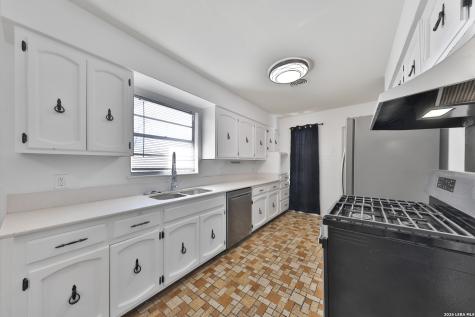 518 Dresden San Antonio TX 78213