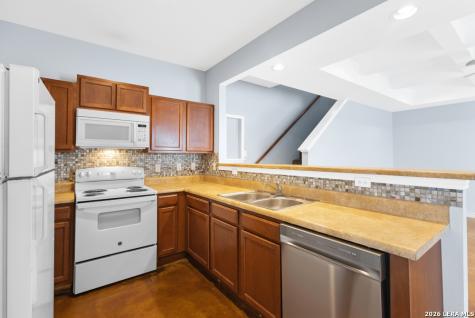 5002 Summit Wood San Antonio TX 78229