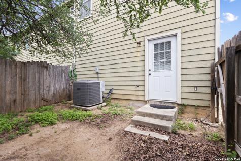5002 Summit Wood San Antonio TX 78229