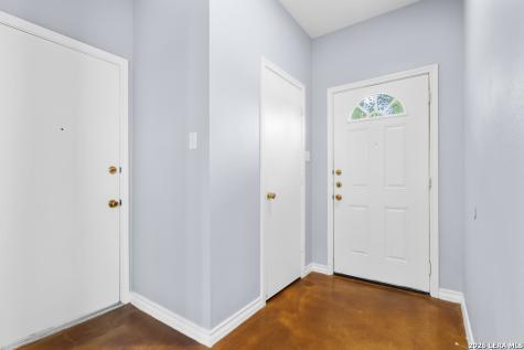 5002 Summit Wood San Antonio TX 78229