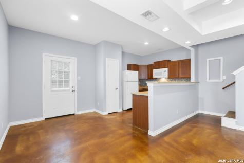 5002 Summit Wood San Antonio TX 78229