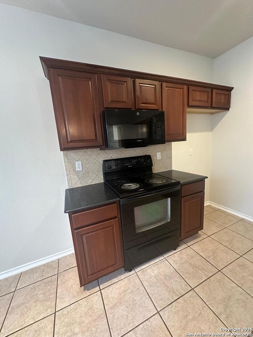 1335 Crown Brook San Antonio TX 78260