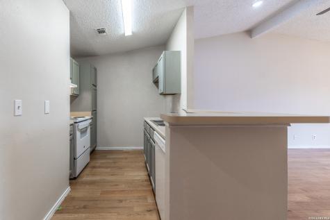 5528 Lochmoor San Antonio TX 78244