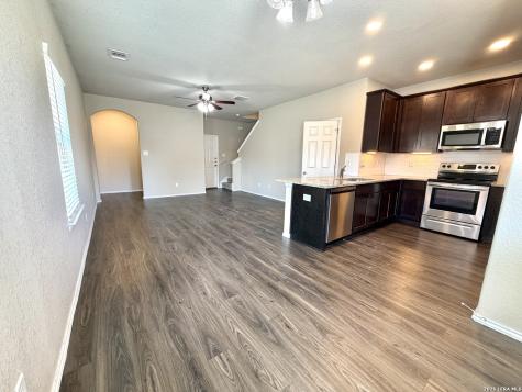 5522 Haven Springs Converse TX 78109