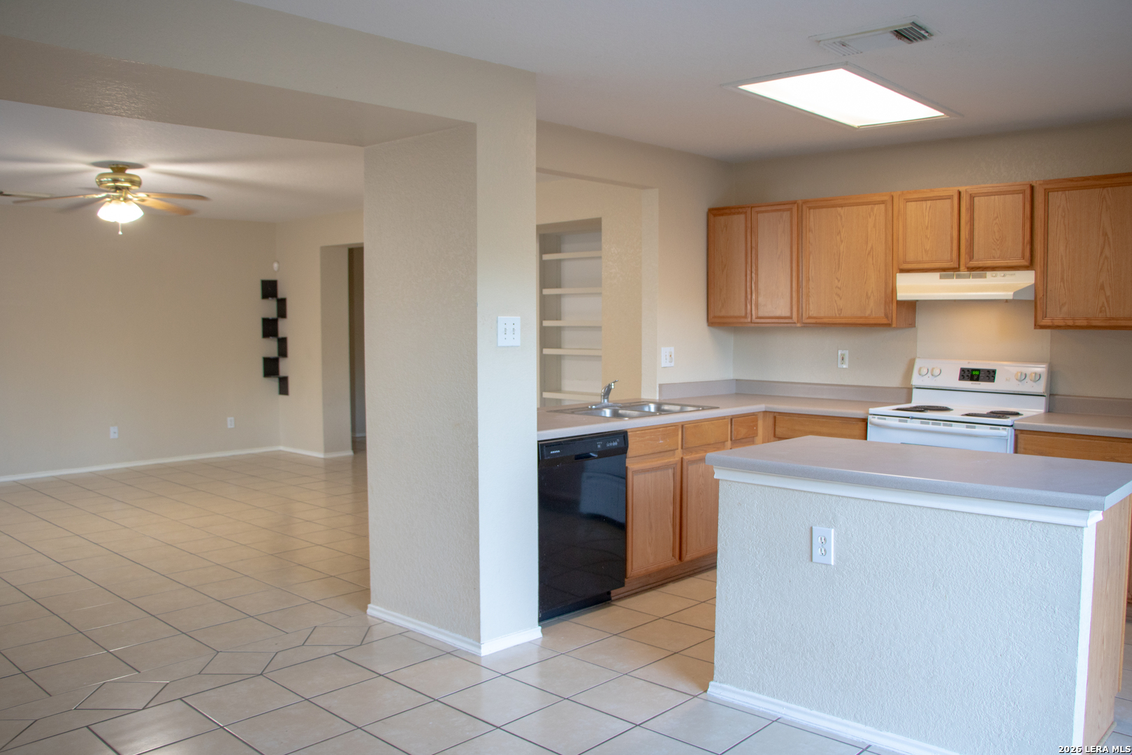 338 Tres Caminos San Antonio TX 78245