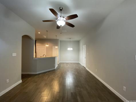 371 Creekside Curve New Braunfels TX 78130