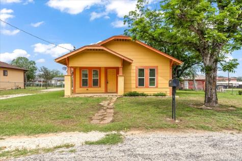 1408 8th Street Floresville TX 78114