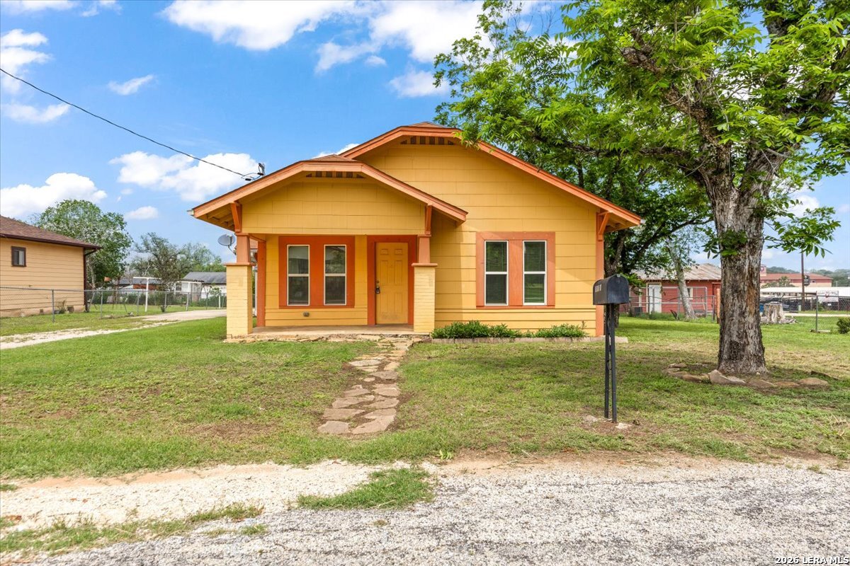 1408 8th Street Floresville TX 78114