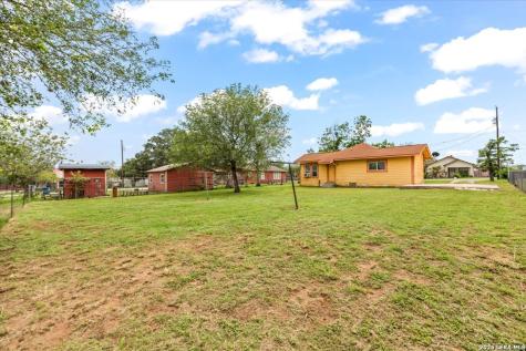 1408 8th Street Floresville TX 78114