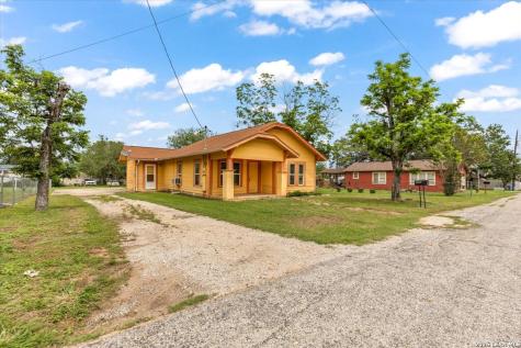 1408 8th Street Floresville TX 78114
