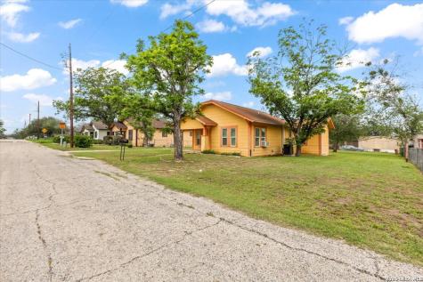 1408 8th Street Floresville TX 78114