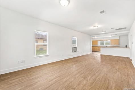 1408 8th Street Floresville TX 78114