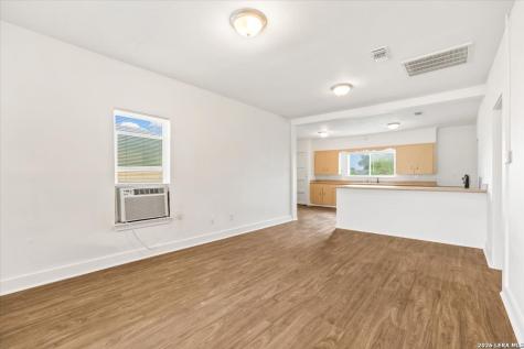 1408 8th Street Floresville TX 78114