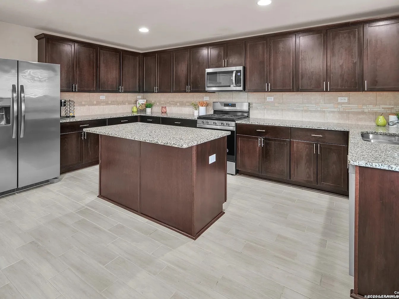12023 Sitio Plains San Antonio TX 78254