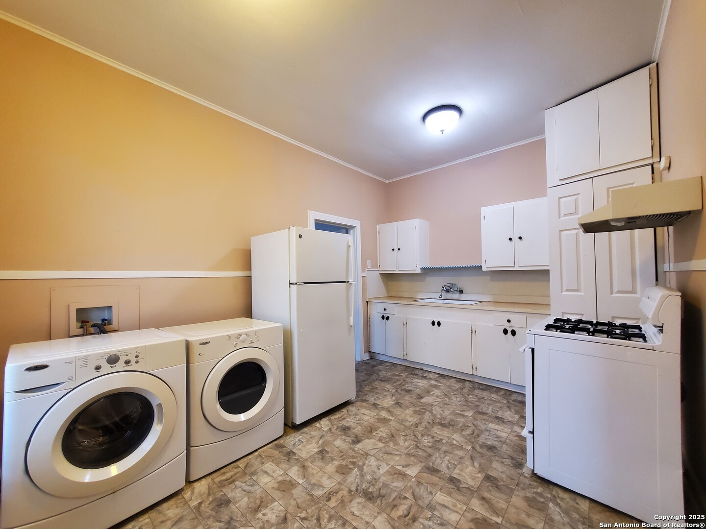 1722 N Pine San Antonio TX 78208