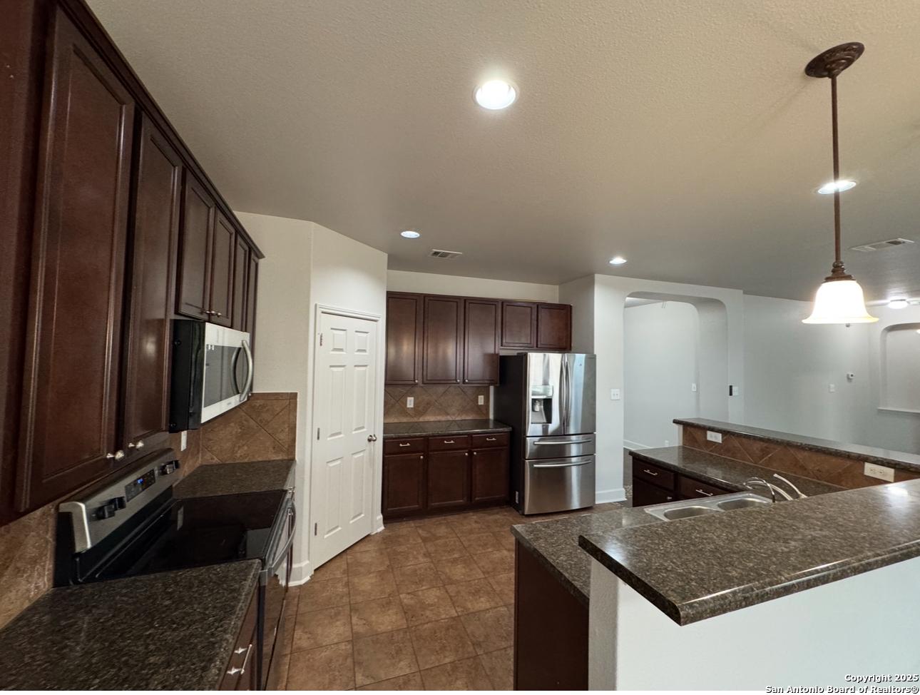 1011 Orchid Grove San Antonio TX 78245