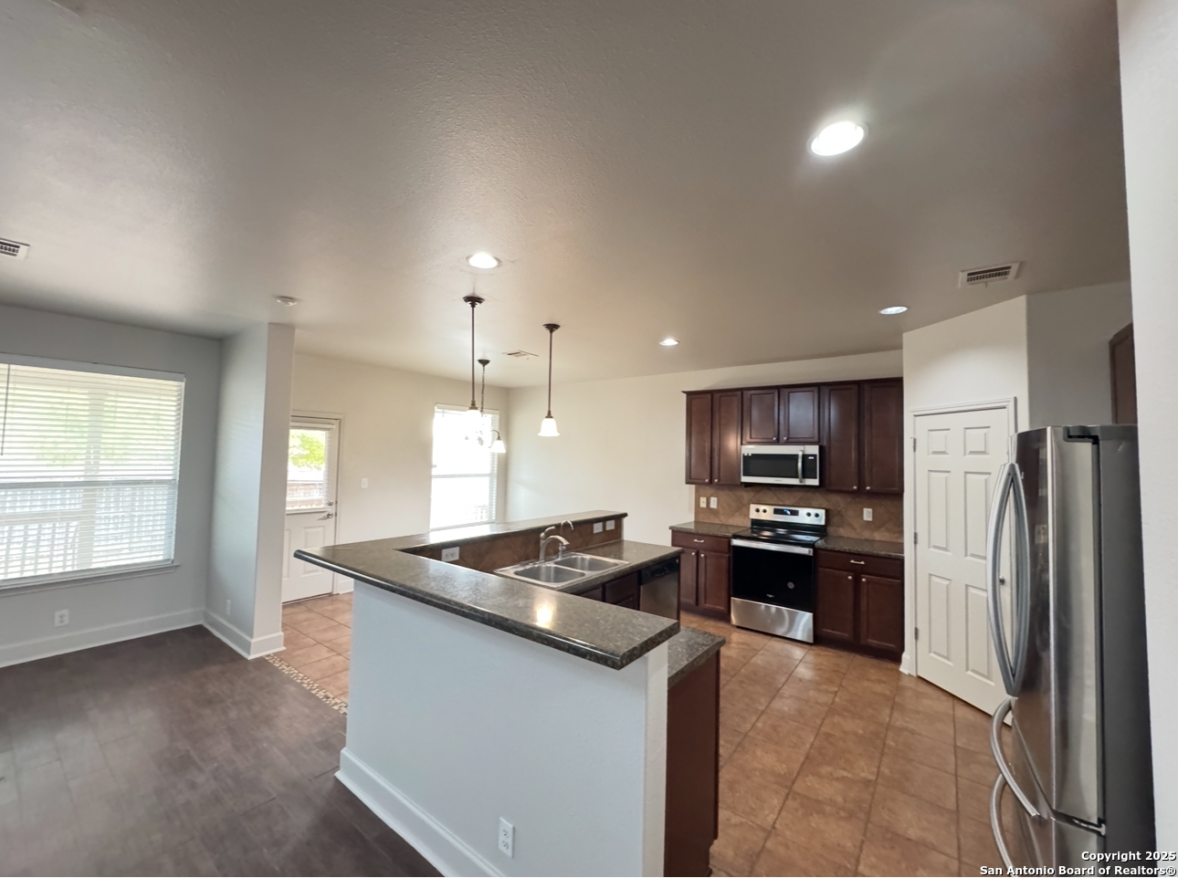 1011 Orchid Grove San Antonio TX 78245