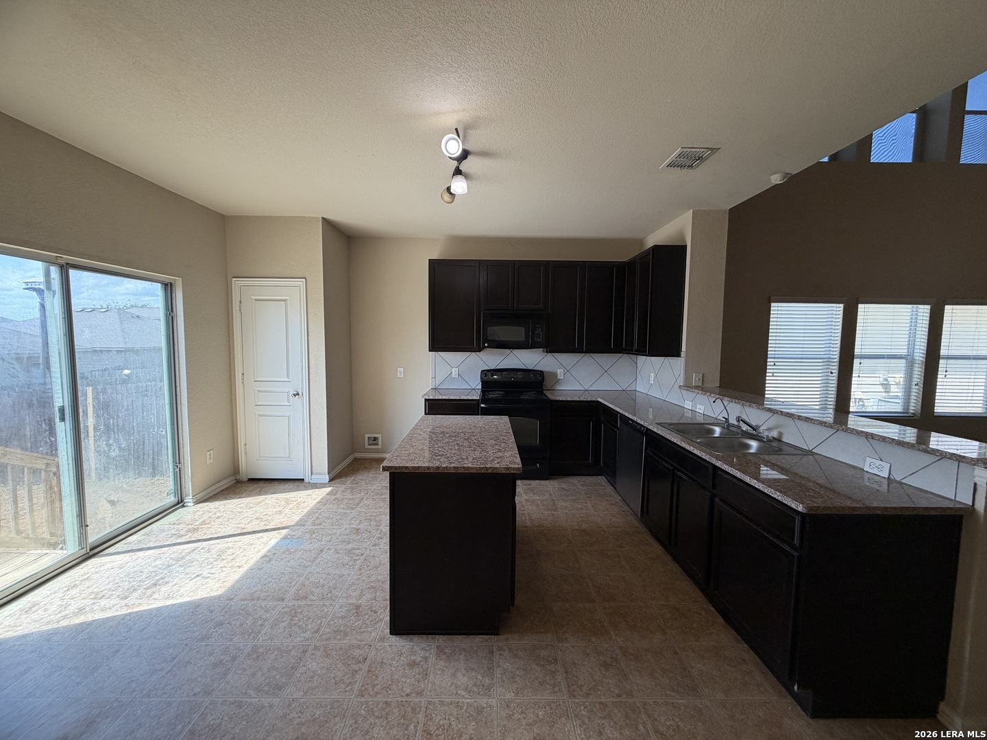 11402 Garden Falls San Antonio TX 78245