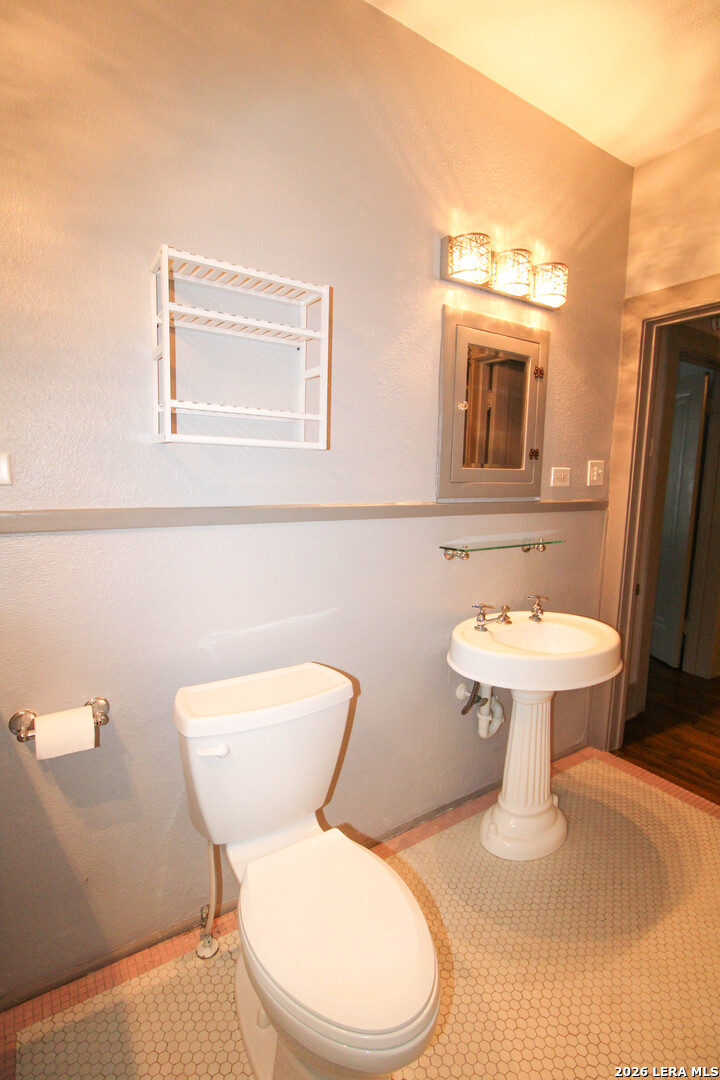 436 W Rosewood San Antonio TX 78212