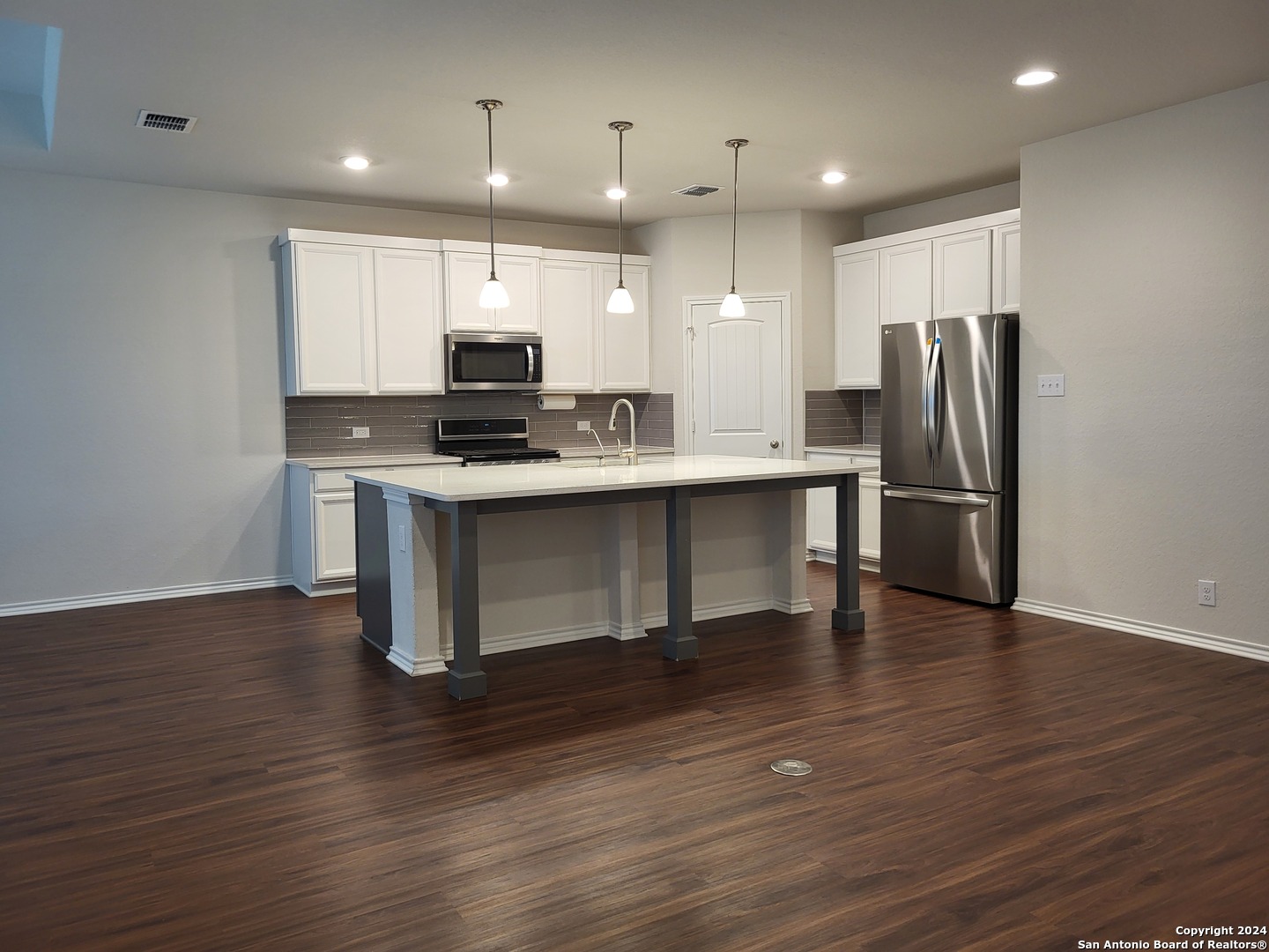 6934 Shiraz Way Converse TX 78109