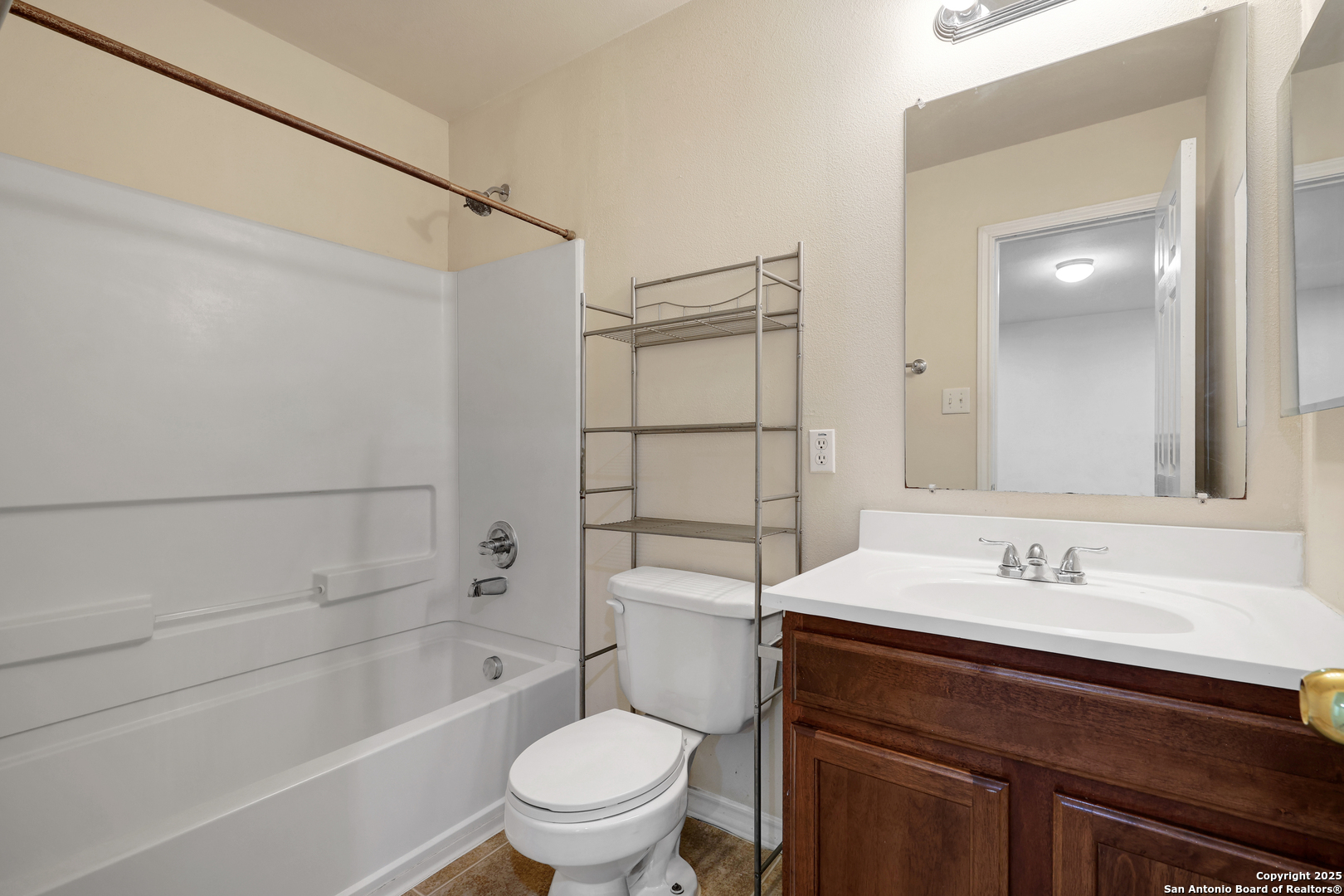 7823 Kingsbury Wood San Antonio TX 78240