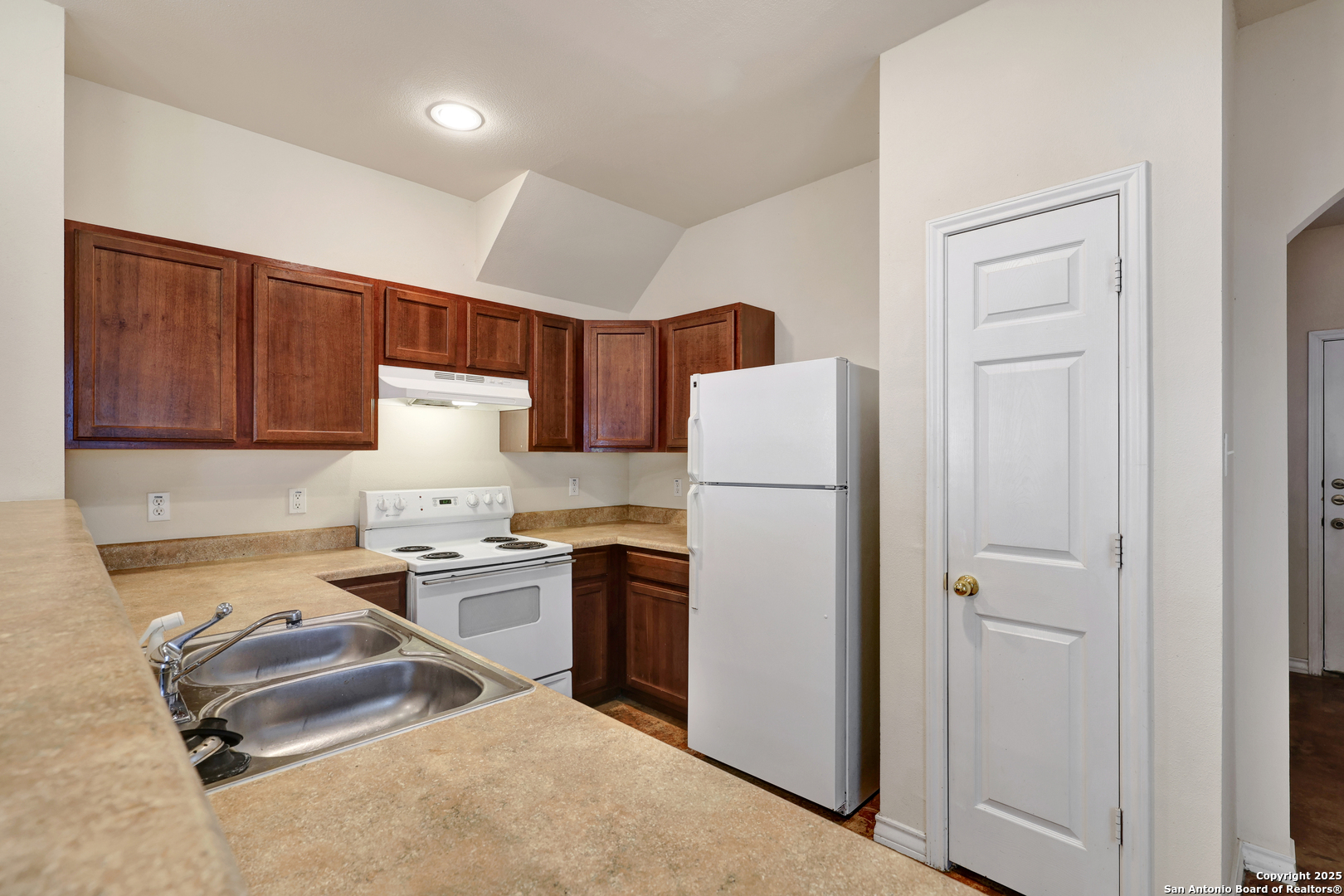 7823 Kingsbury Wood San Antonio TX 78240