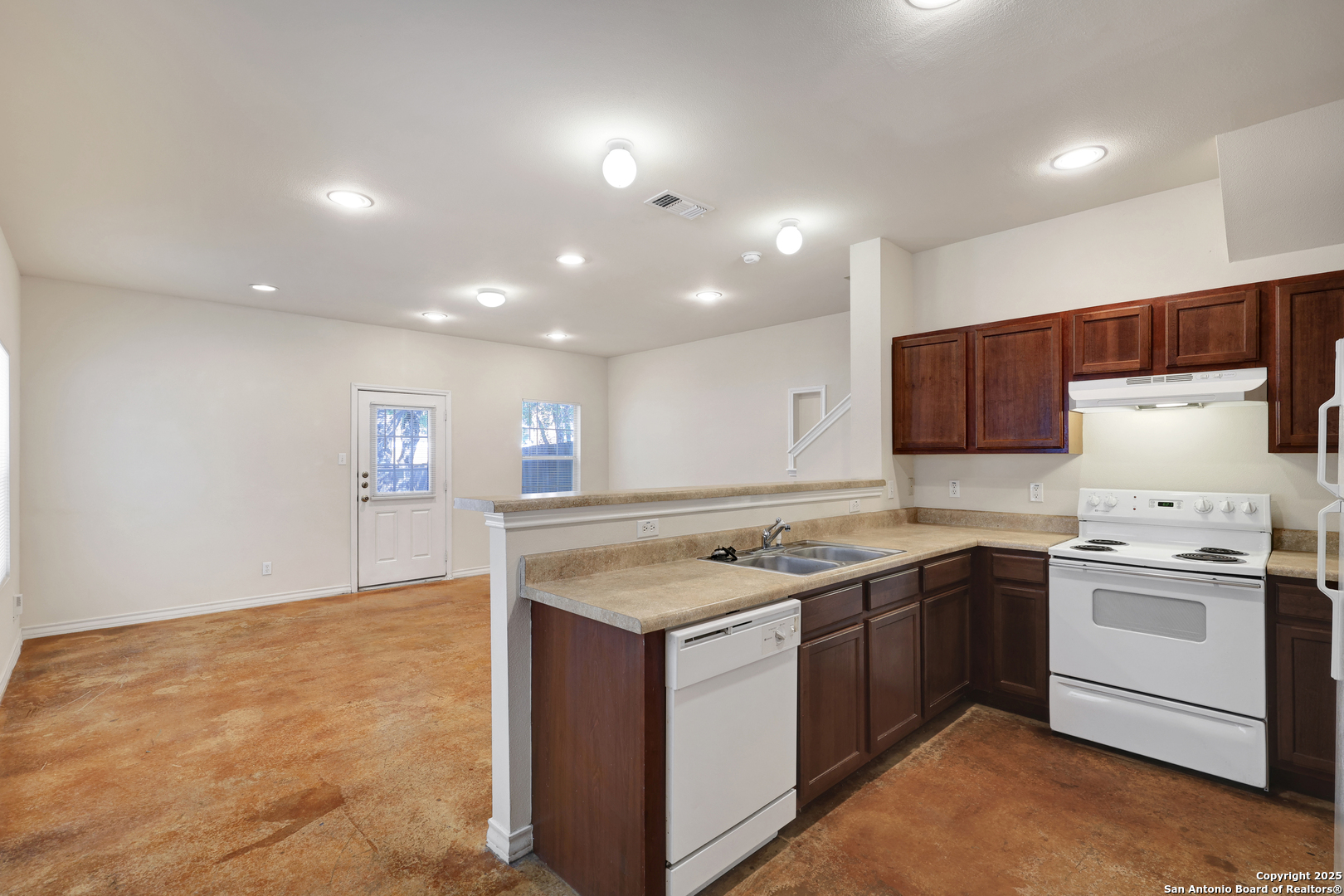 7823 Kingsbury Wood San Antonio TX 78240