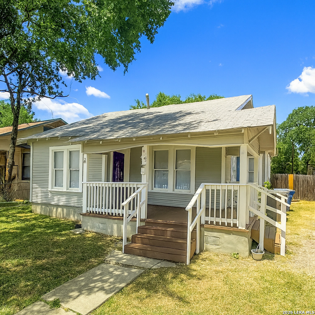 935 W Ridgewood Court San Antonio TX 78201