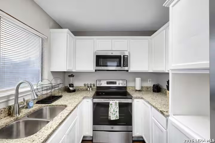 10218 Barron Field San Antonio TX 78245