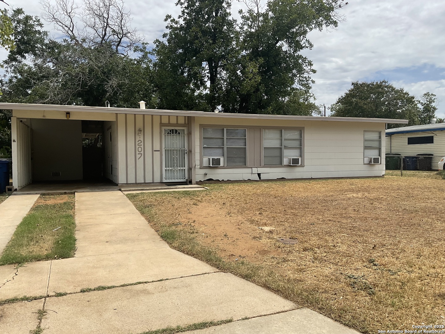 207 Pinehurst San Antonio TX 78221
