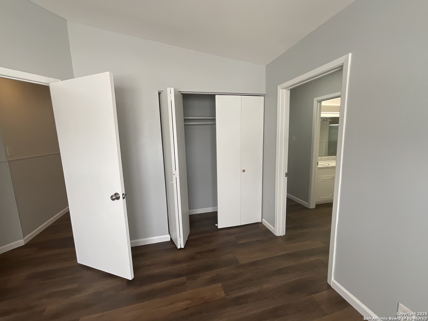 207 Pinehurst San Antonio TX 78221