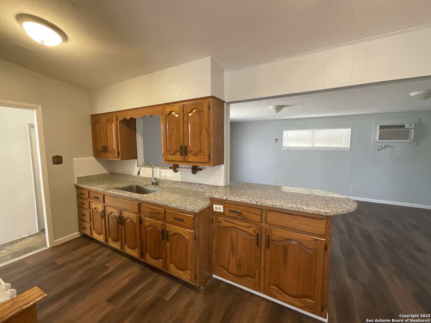 207 Pinehurst San Antonio TX 78221