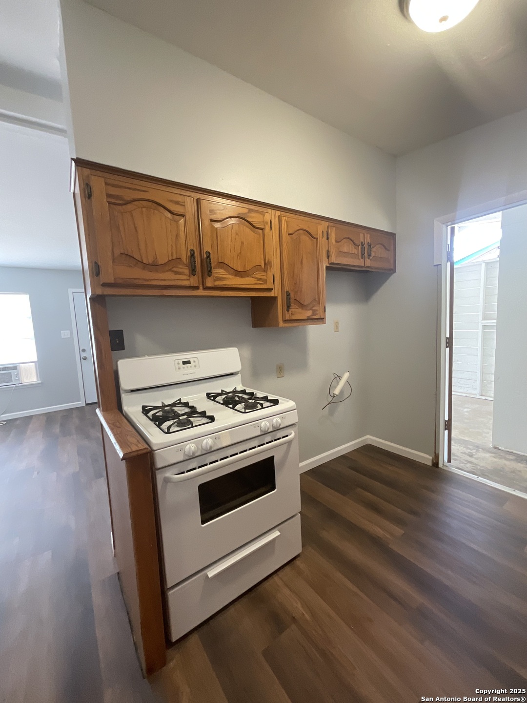 207 Pinehurst San Antonio TX 78221