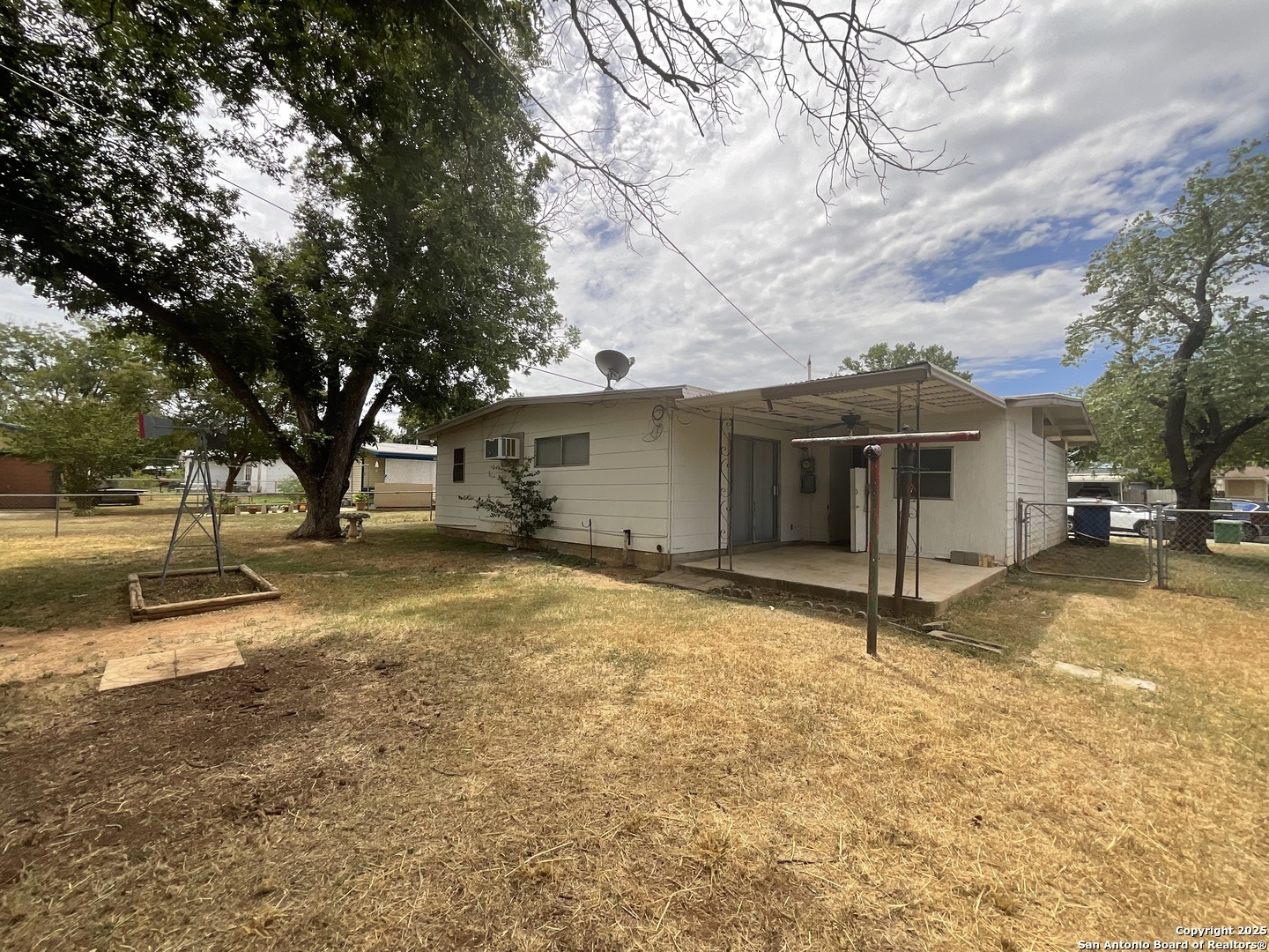 207 Pinehurst San Antonio TX 78221