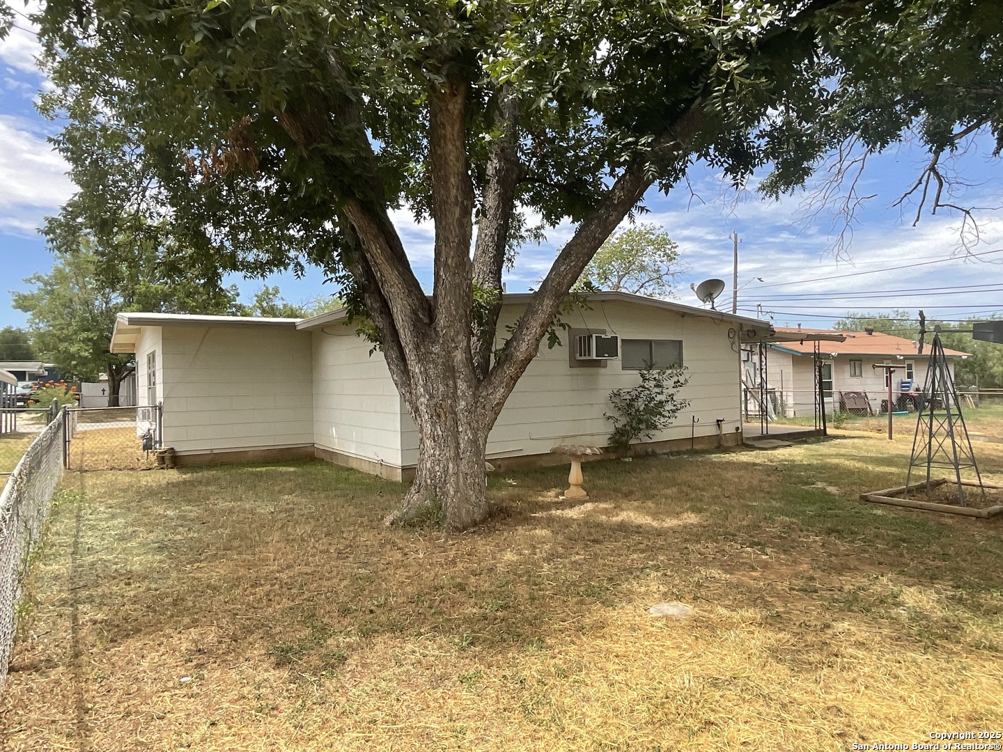 207 Pinehurst San Antonio TX 78221