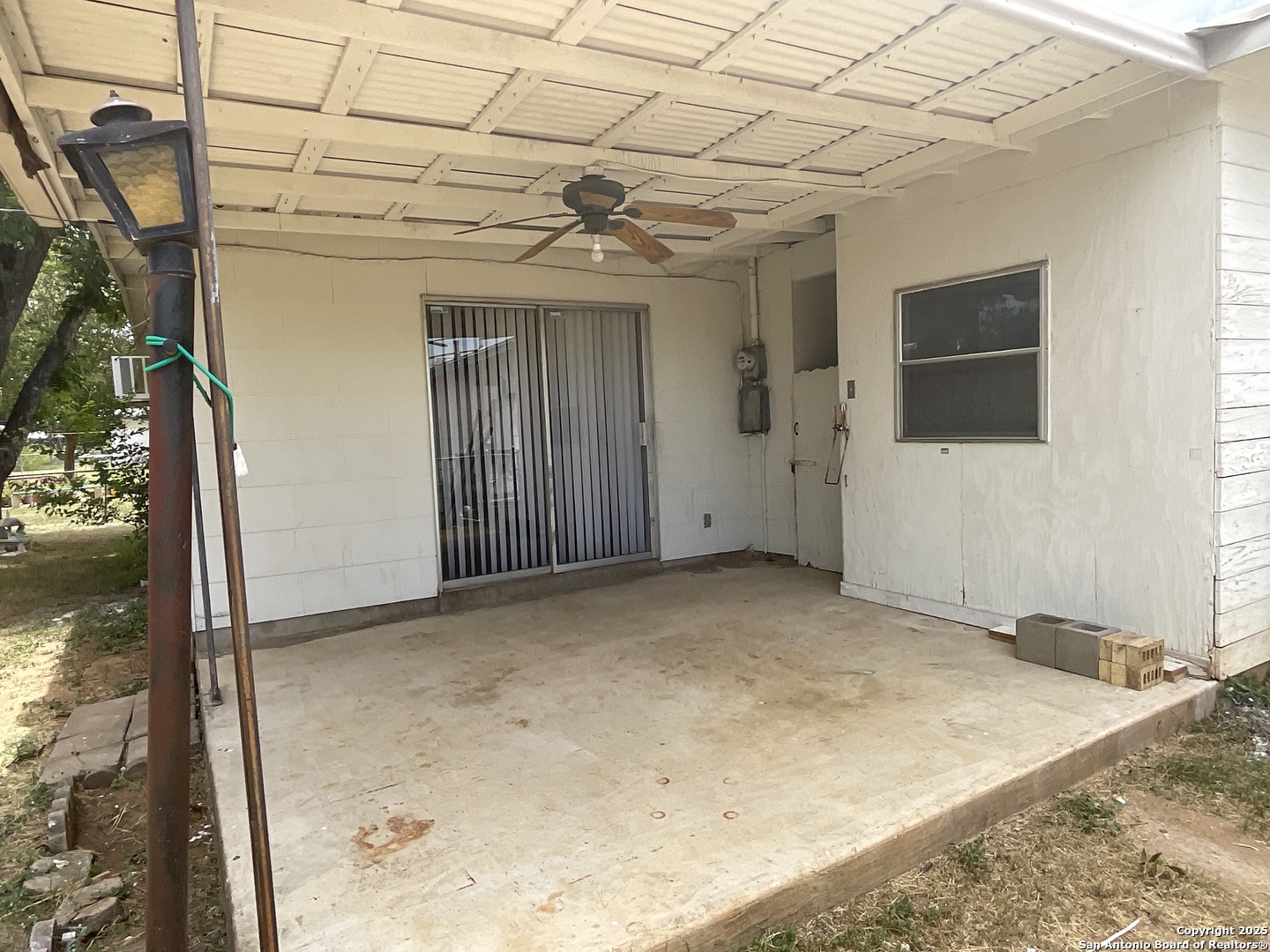 207 Pinehurst San Antonio TX 78221