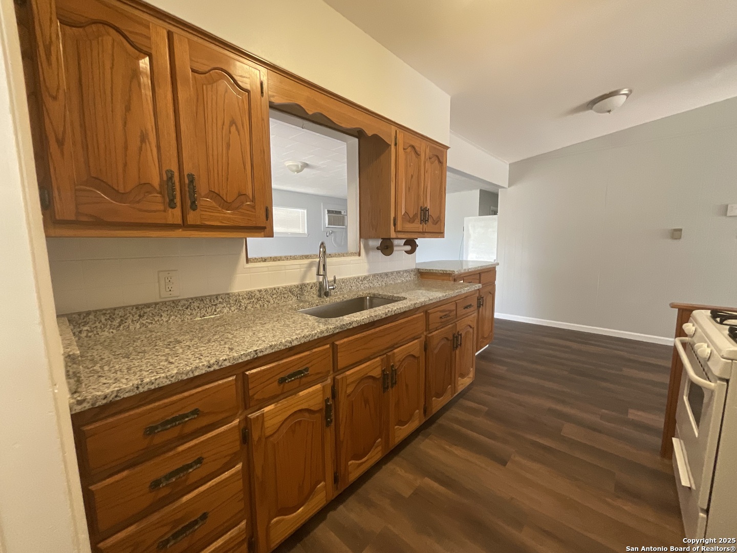207 Pinehurst San Antonio TX 78221
