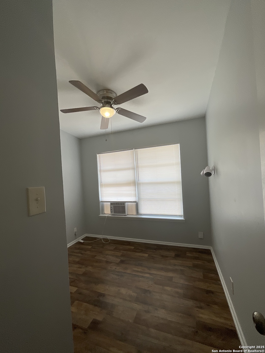 207 Pinehurst San Antonio TX 78221