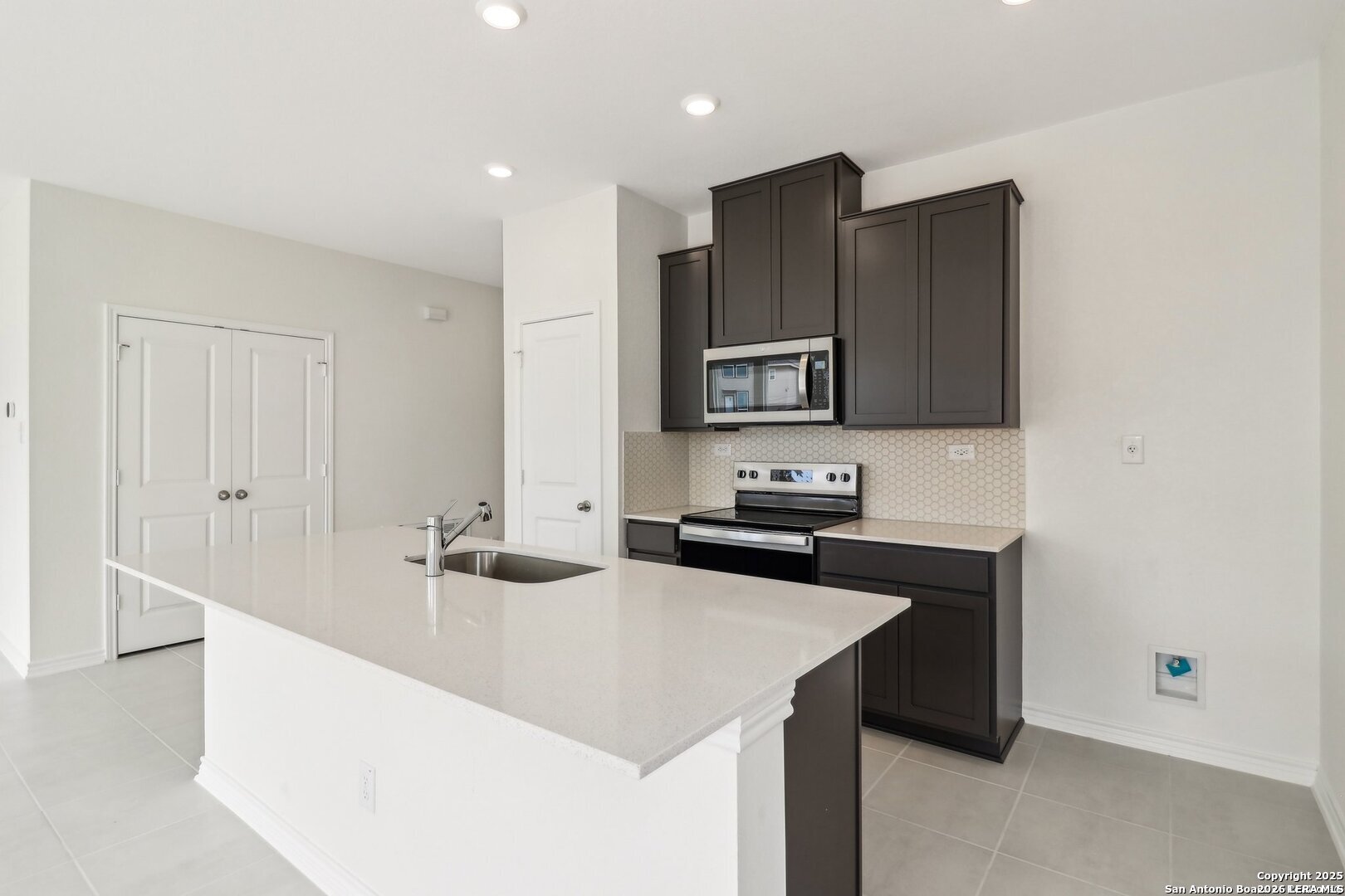 9406 Hinterlands San Antonio TX 78221