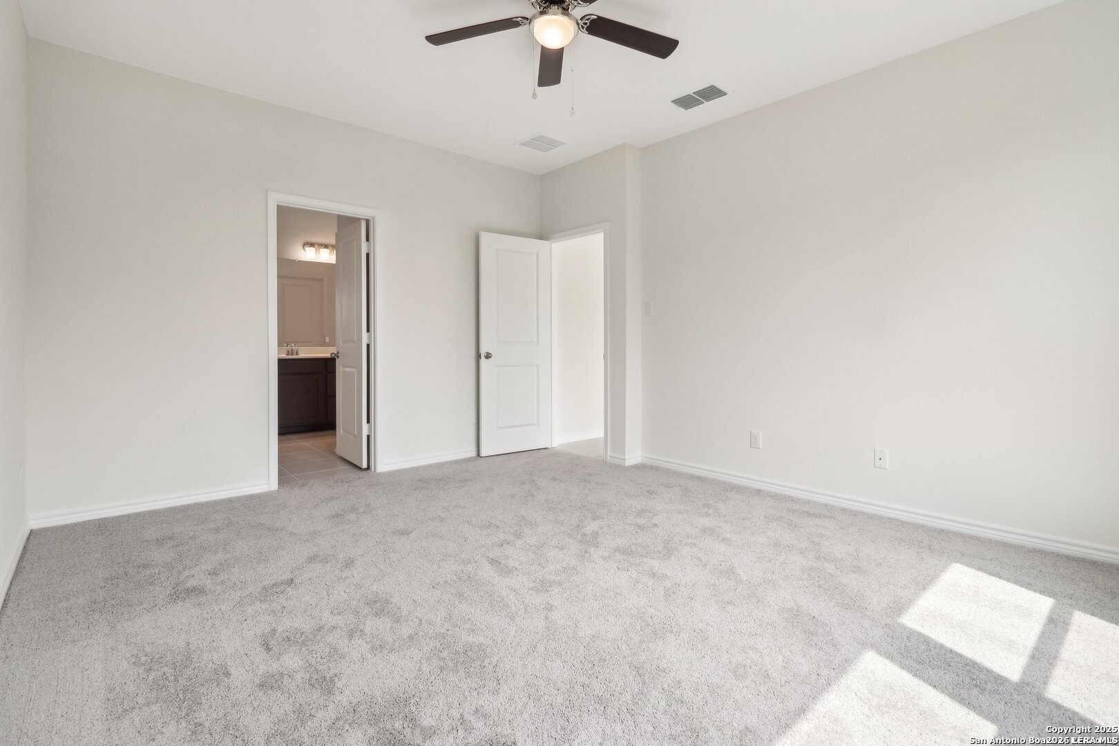 9406 Hinterlands San Antonio TX 78221