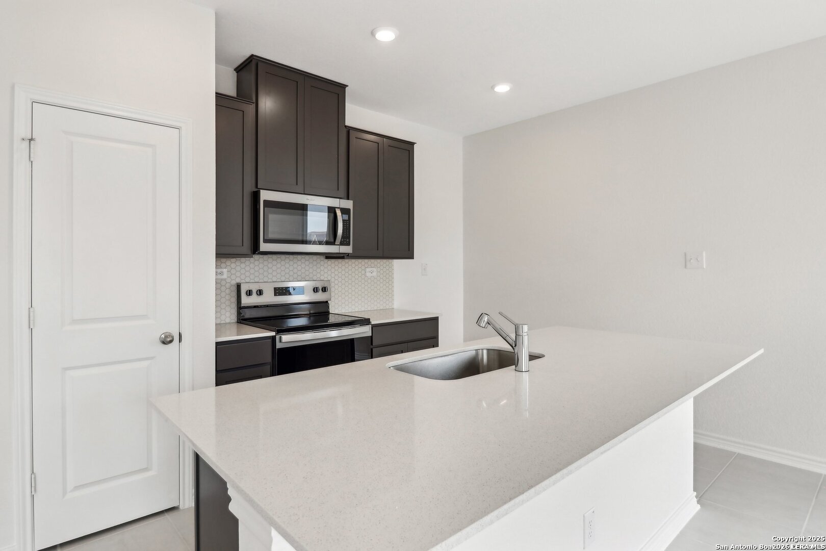9406 Hinterlands San Antonio TX 78221
