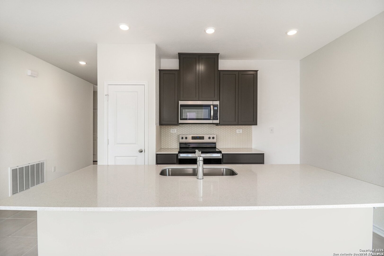 9406 Hinterlands San Antonio TX 78221